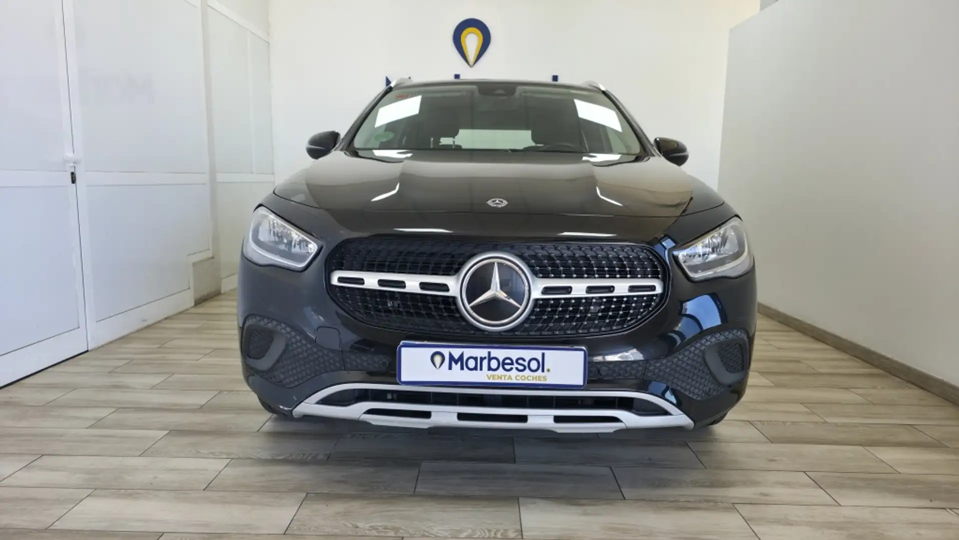 Mercedes-Benz GLA 180 7G-DCT Negro - 1