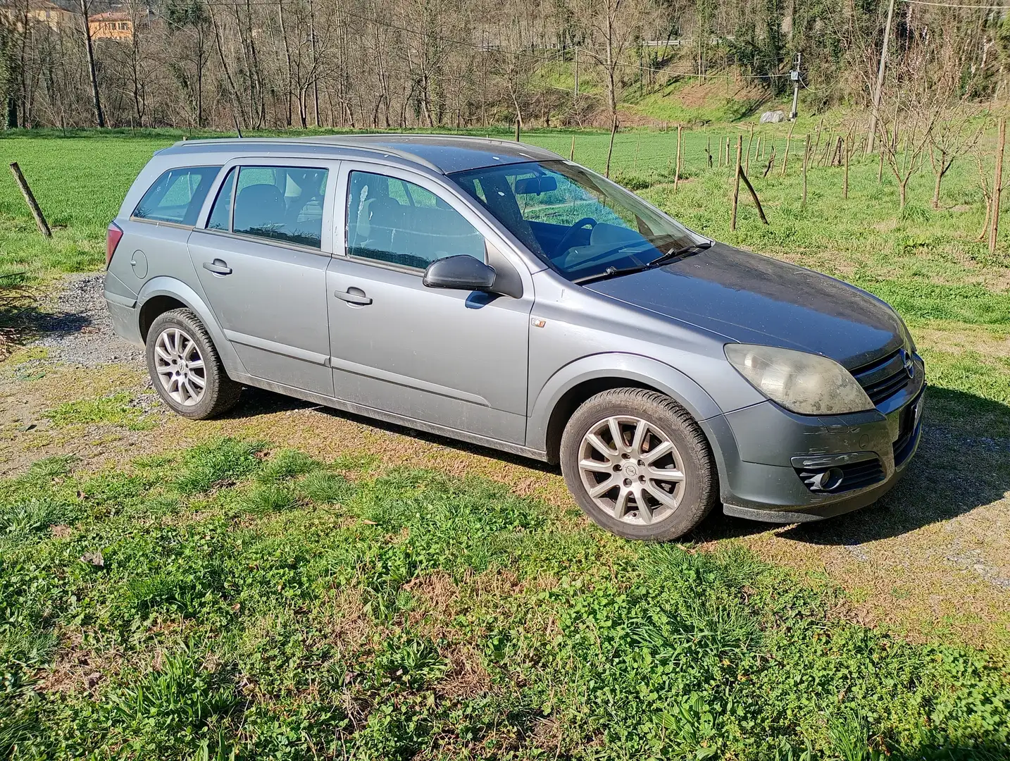 Opel Astra Astra III 2004 SW SW 1.7 cdti Club 101cv Grigio - 1