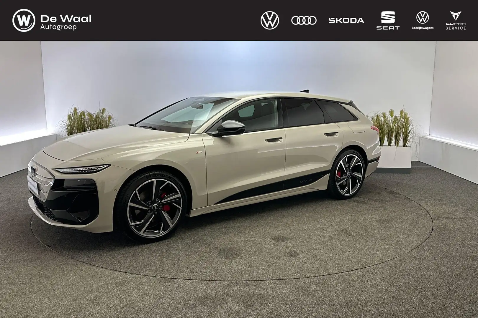 Audi A6 E-tron Avant S edition 83KWh Beige - 1