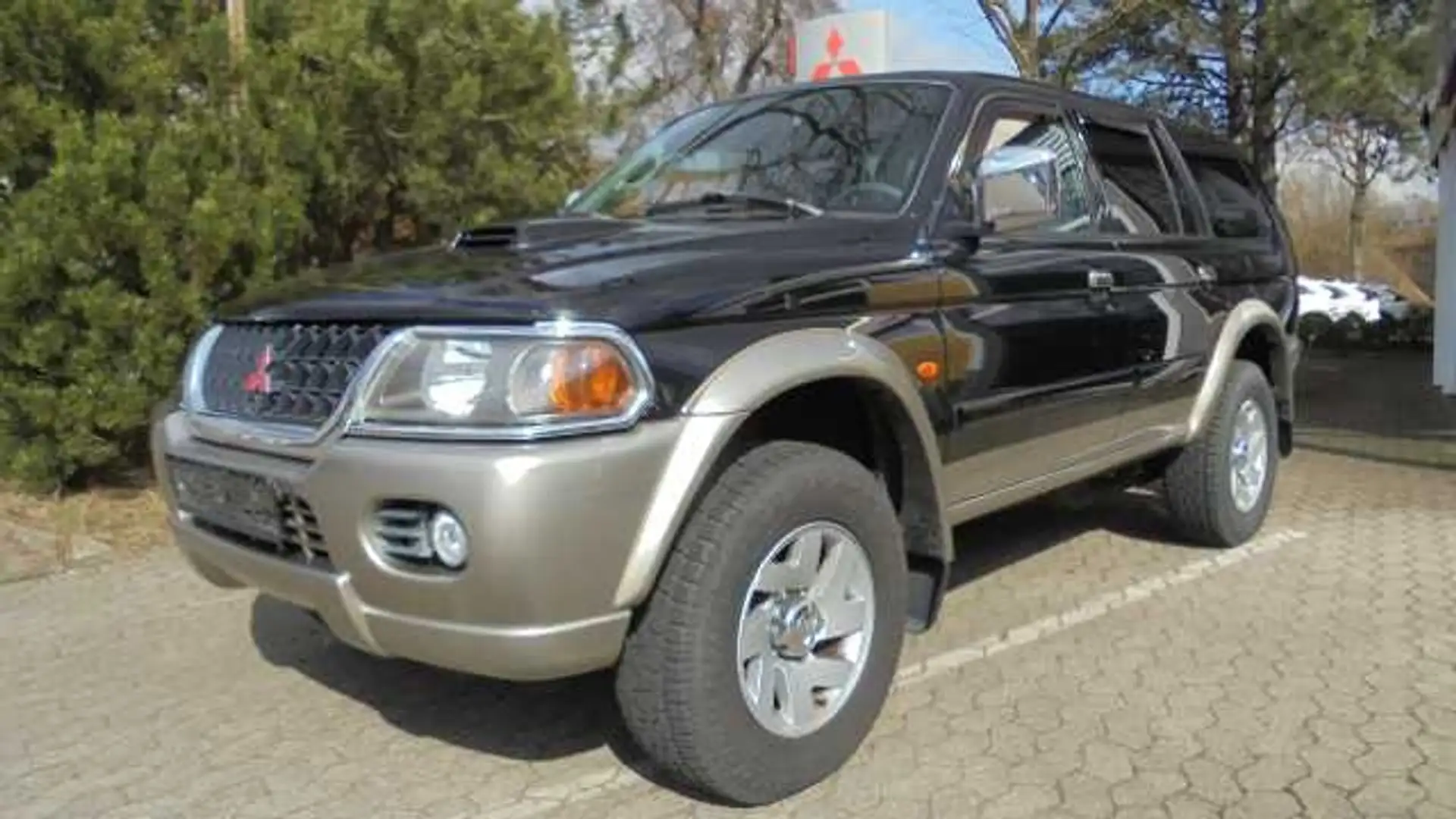 Mitsubishi Pajero Sport Diesel - 1