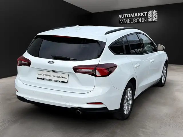 Ford Focus view 10
