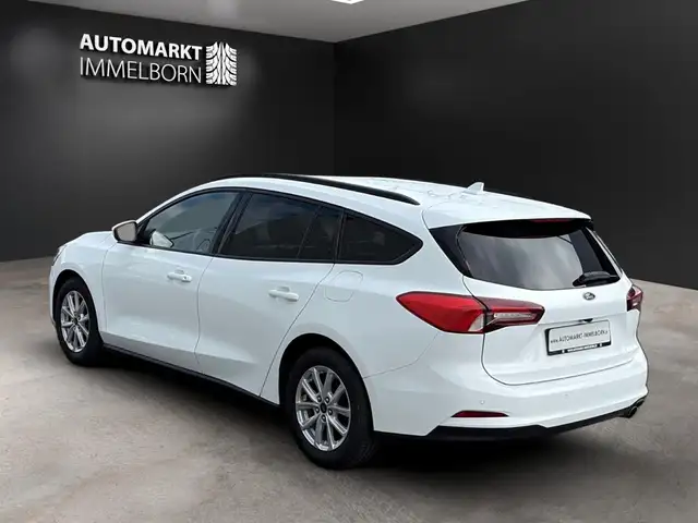 Ford Focus view 5