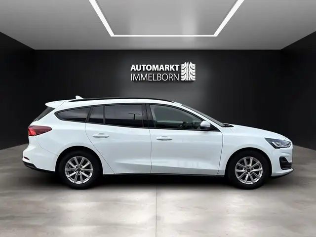 Ford Focus view 7