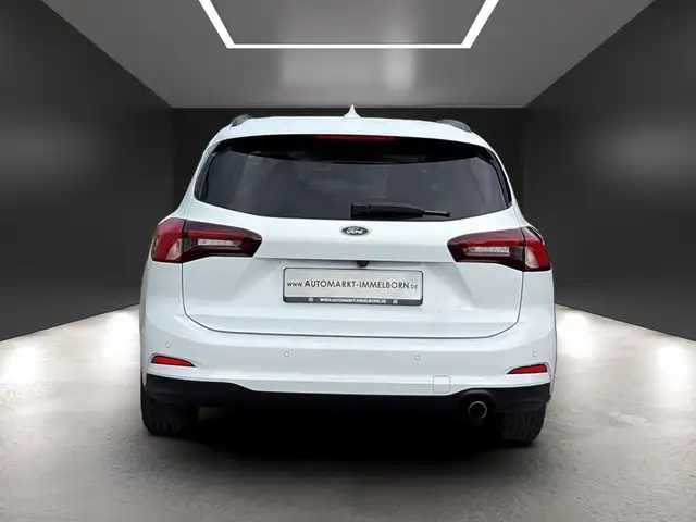 Ford Focus view 9