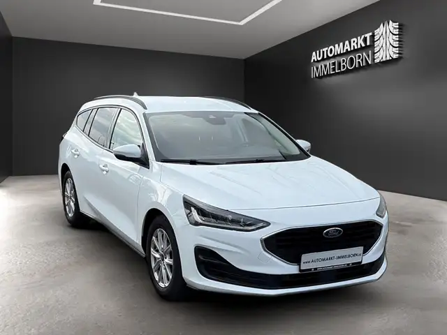 Ford Focus view 2