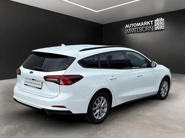Ford Focus view 6
