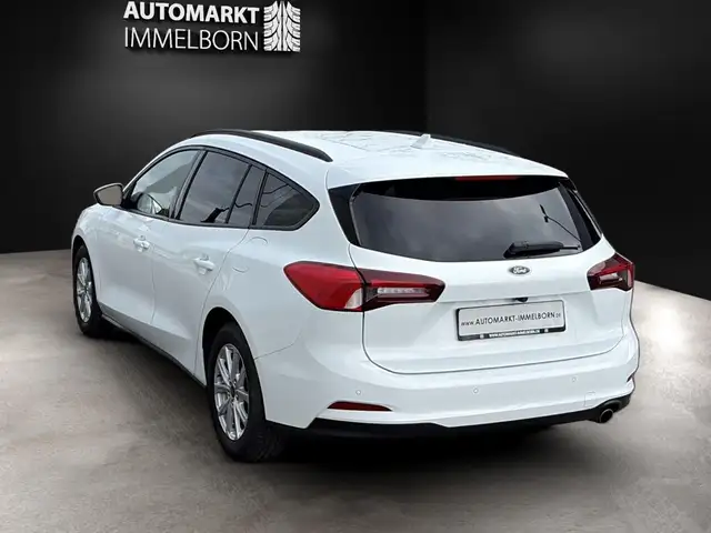 Ford Focus view 11