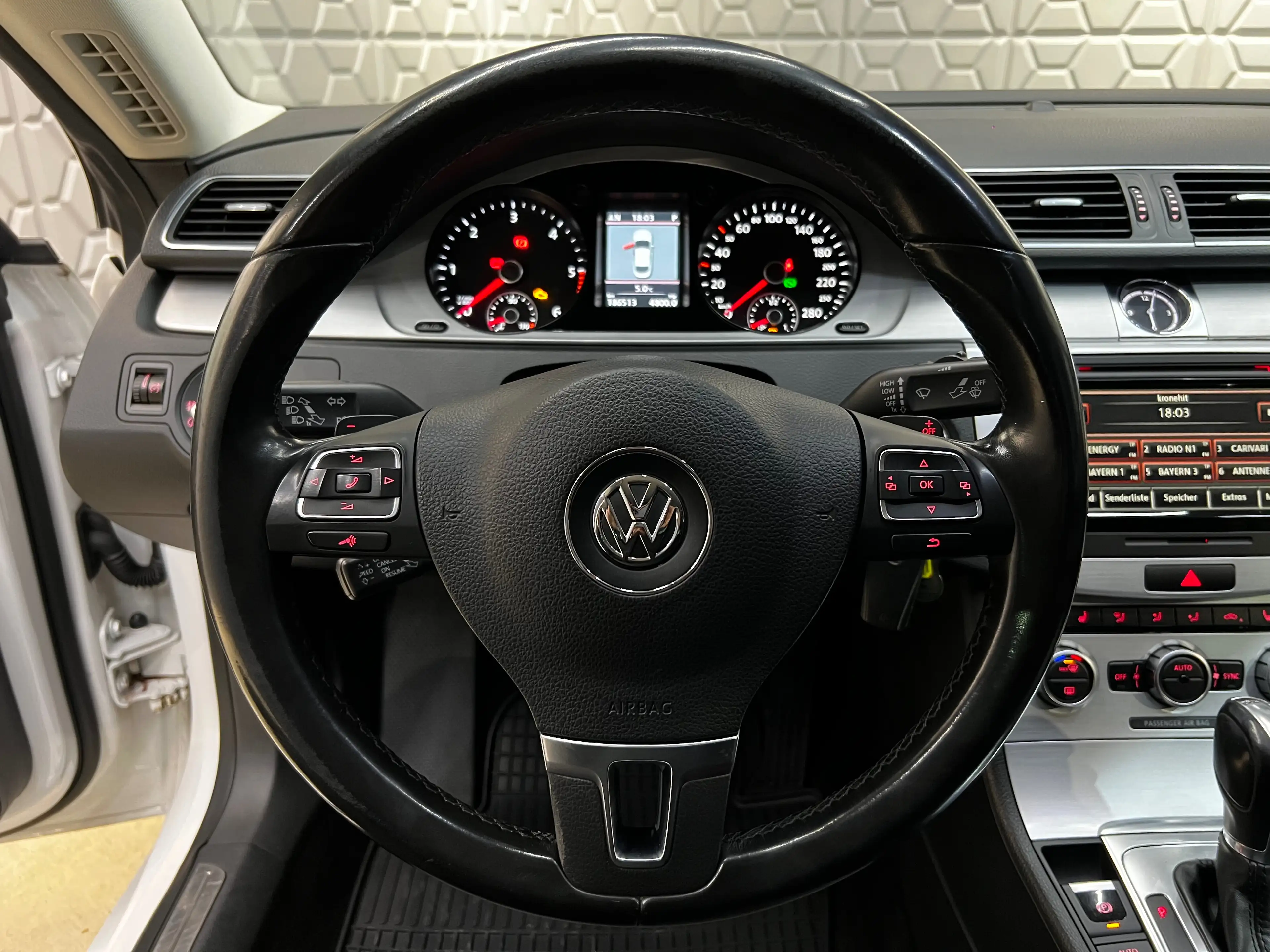 Volkswagen CC Basis BMT DSG*RFK*PDC*SITZHEIZUNG*BI-XENON*NAVI* — photo 14
