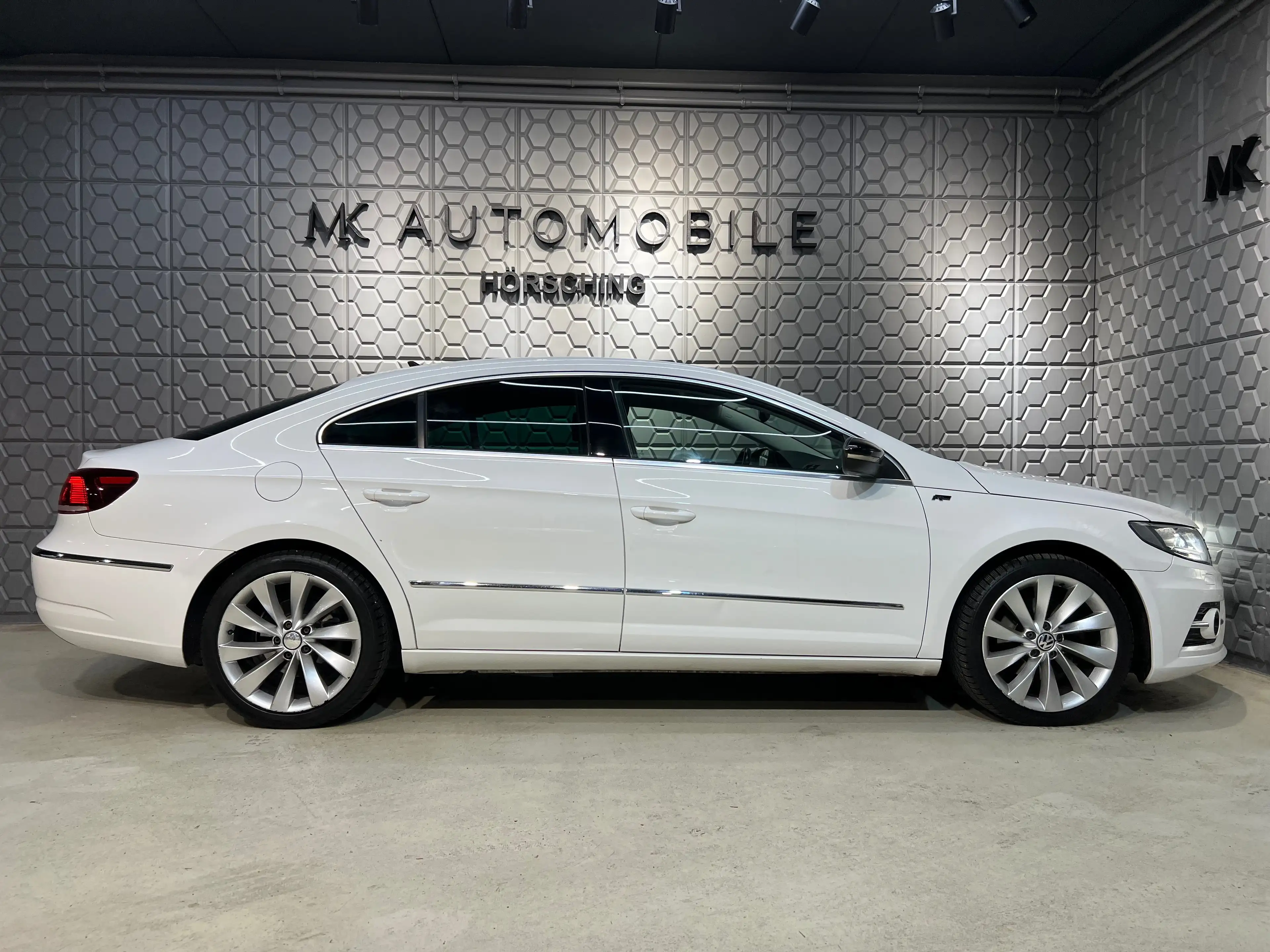 Volkswagen CC Basis BMT DSG*RFK*PDC*SITZHEIZUNG*BI-XENON*NAVI* — photo 7
