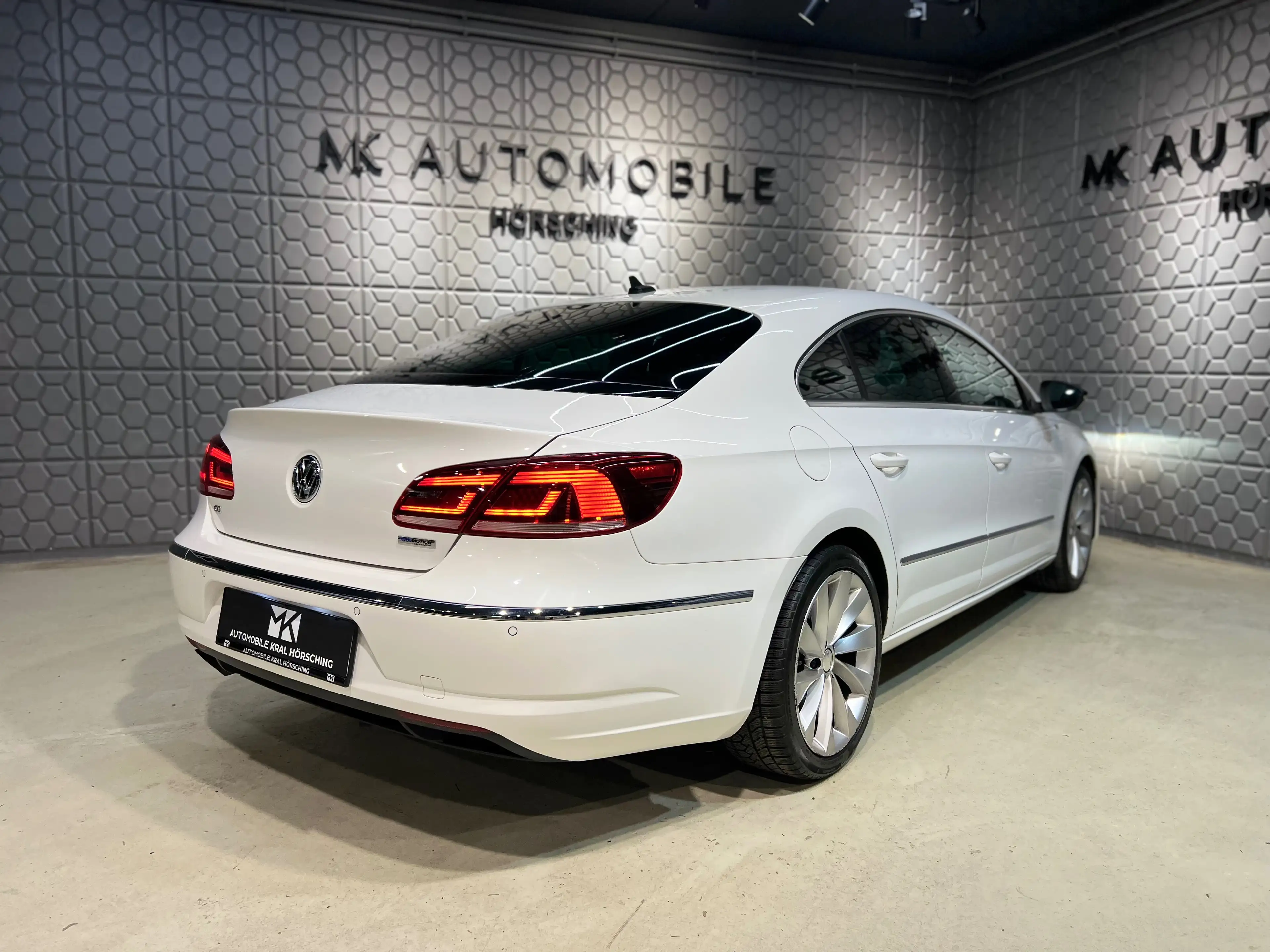 Volkswagen CC Basis BMT DSG*RFK*PDC*SITZHEIZUNG*BI-XENON*NAVI* — photo 8