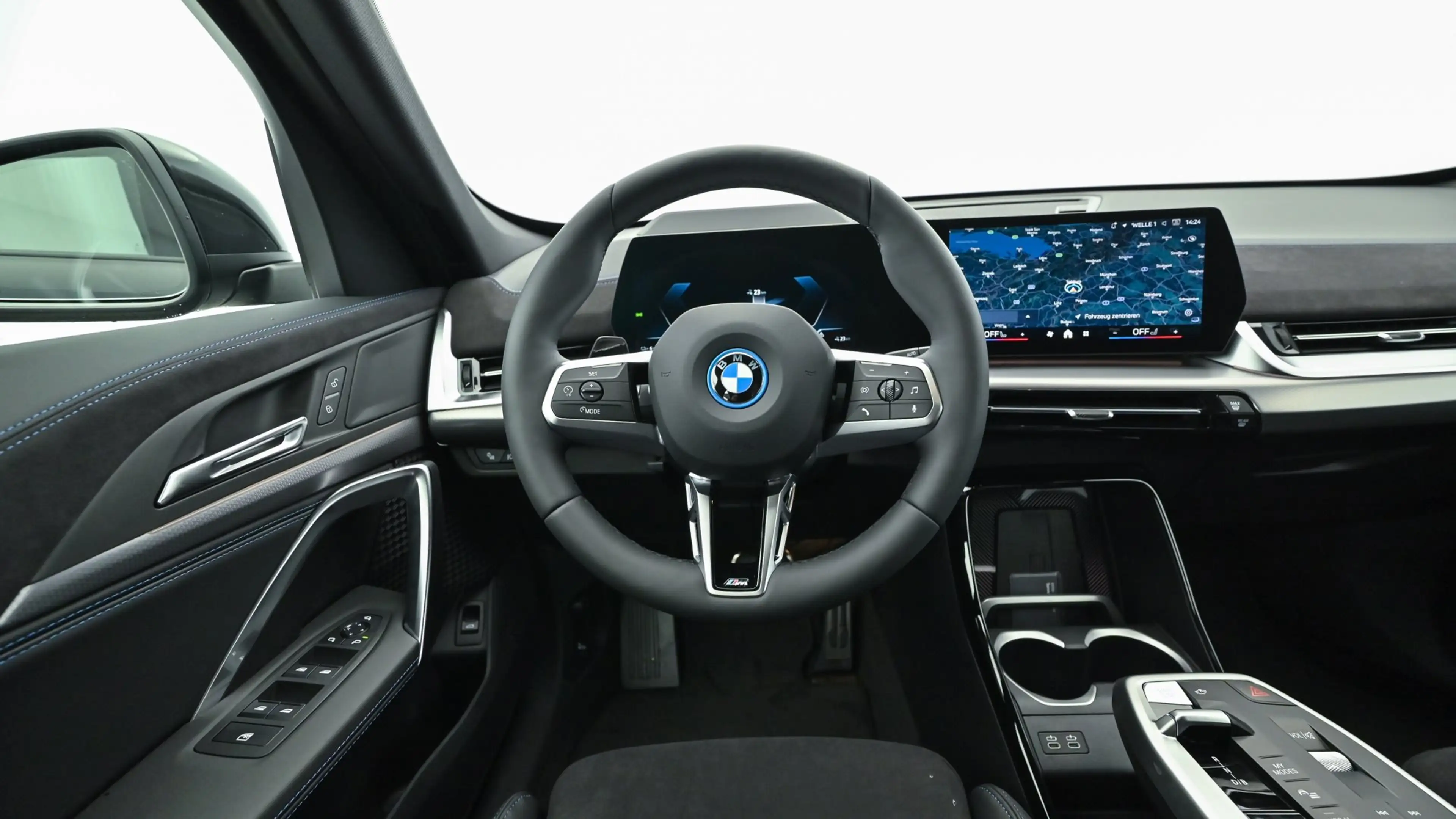 BMW iX1 eDrive20 M-Sportpaket — photo 13