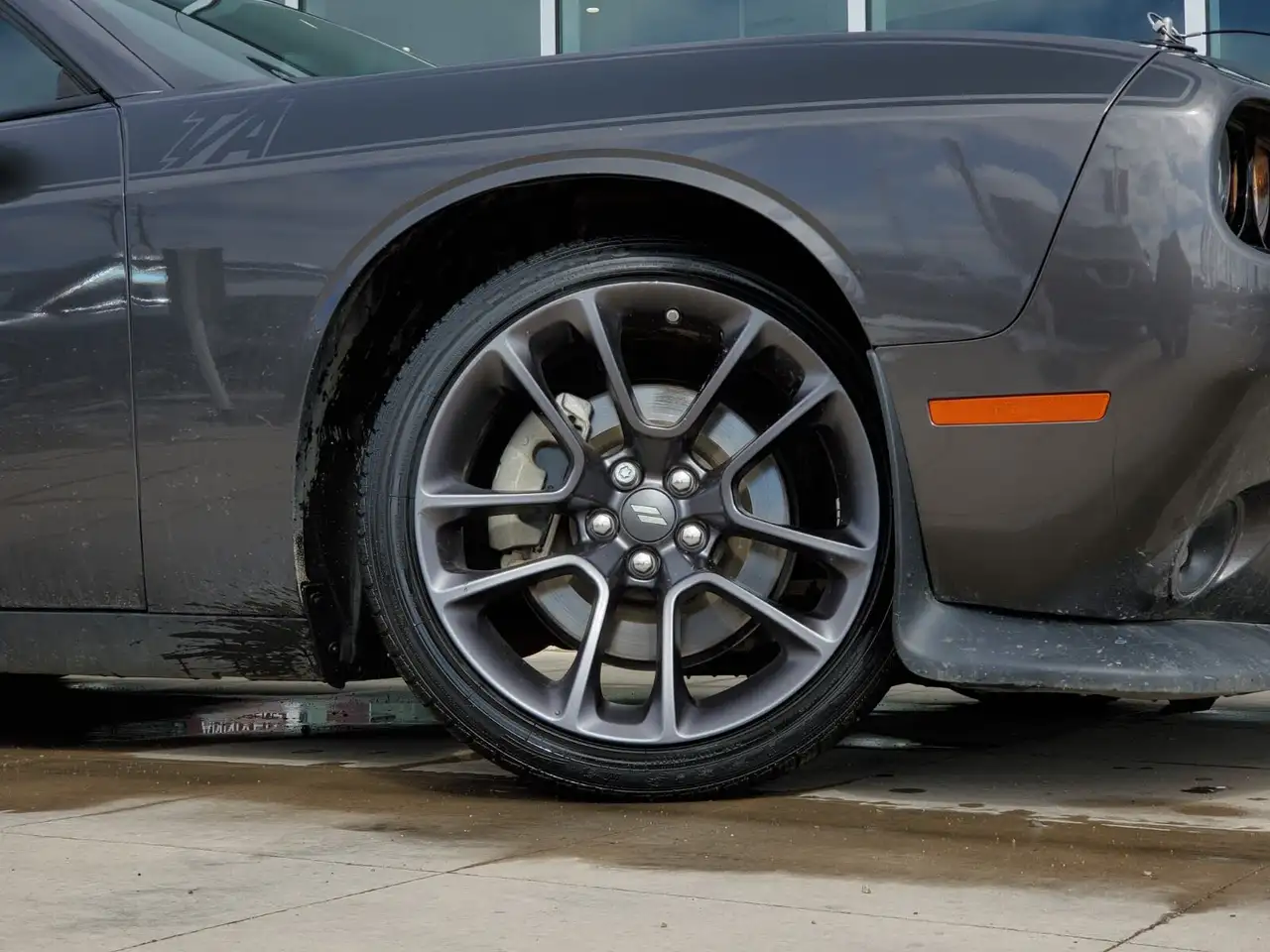Dodge Challenger снимка Dodge Challenger