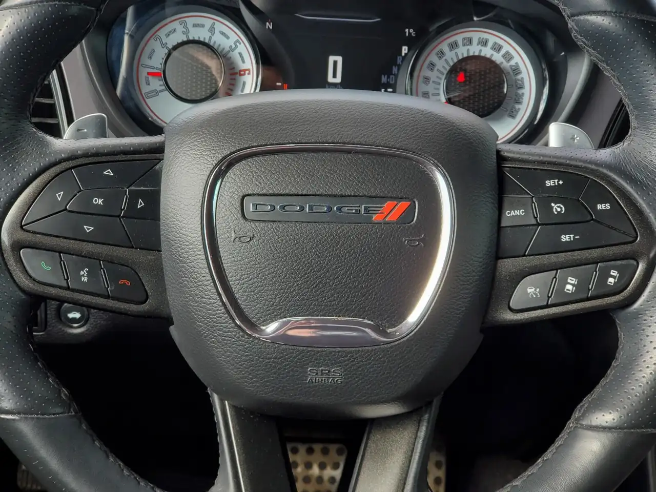 Dodge Challenger снимка Dodge Challenger