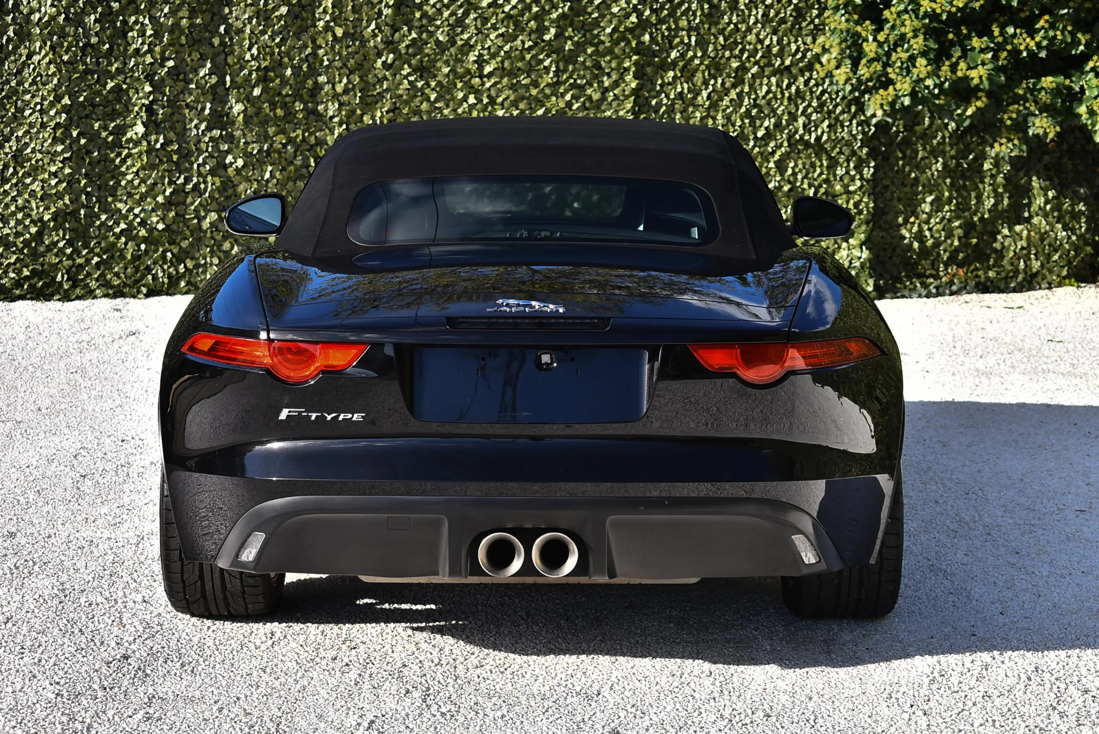 Jaguar F-Type 3.0 V6 Convertible — photo 12