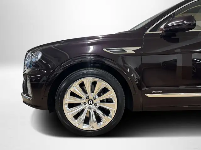 Bentley Bentayga view 8