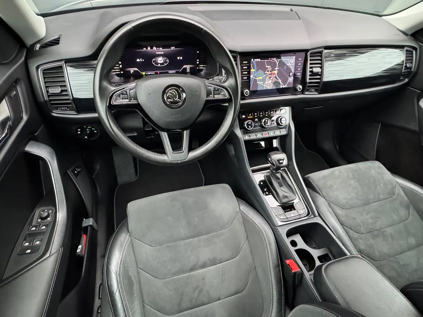 Skoda Kodiaq 1.5 TSI * 7prs. * Automaat * Cruise * Navi * Trekh Grijs - 2