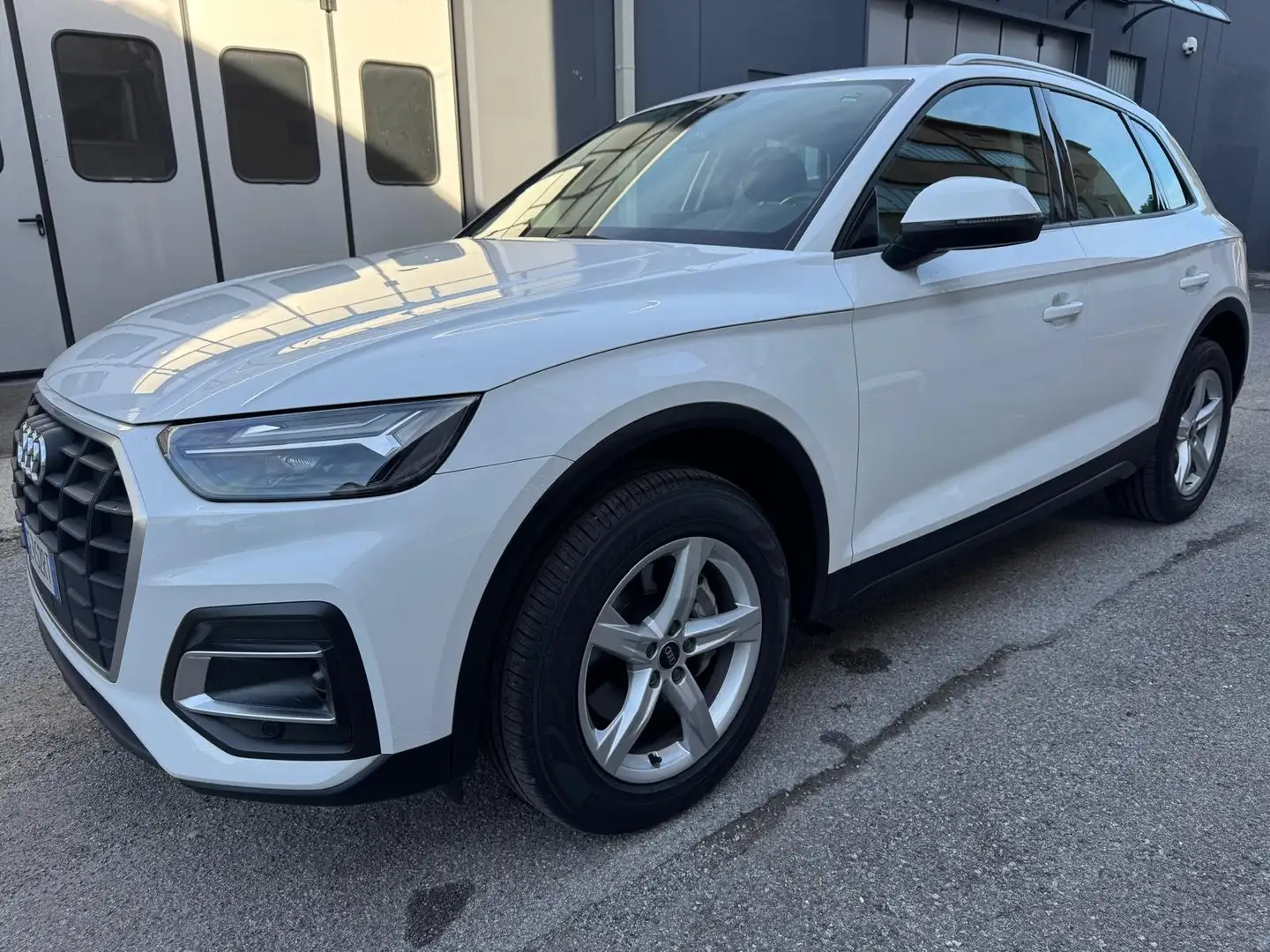 Audi Q5 2.0 TDI 204CV 12V Business quattro s-tronic EURO6 Wit - 1