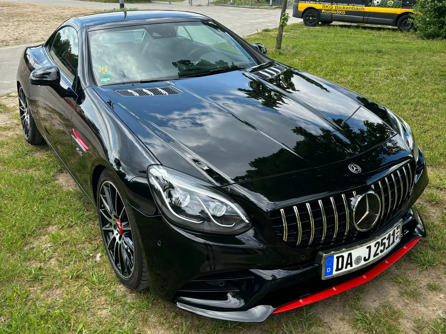 Mercedes-Benz SLC 300 SLC 300 9G-TRONIC RedArt Edition Czarny - 1