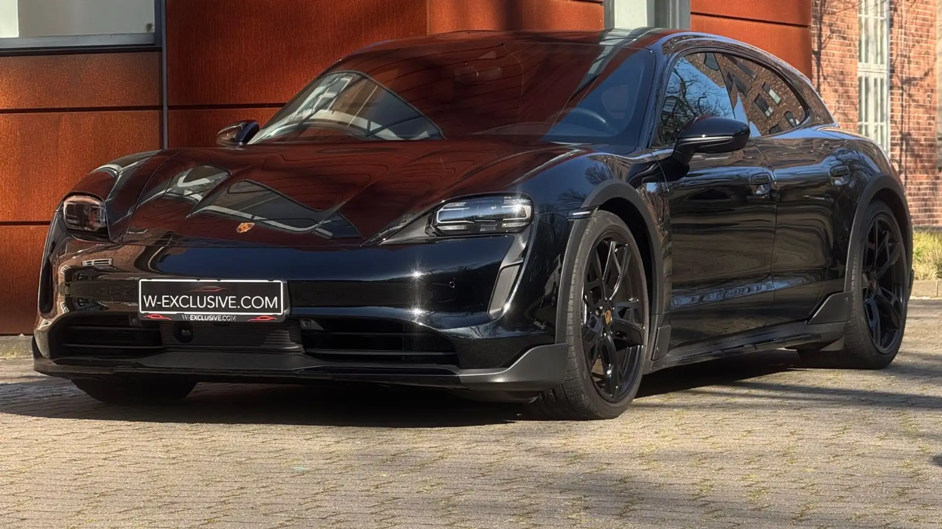 Porsche Taycan Cross Turismo 4OffroadPaket,PDLS,Vent/Mass 8Fach Black - 2