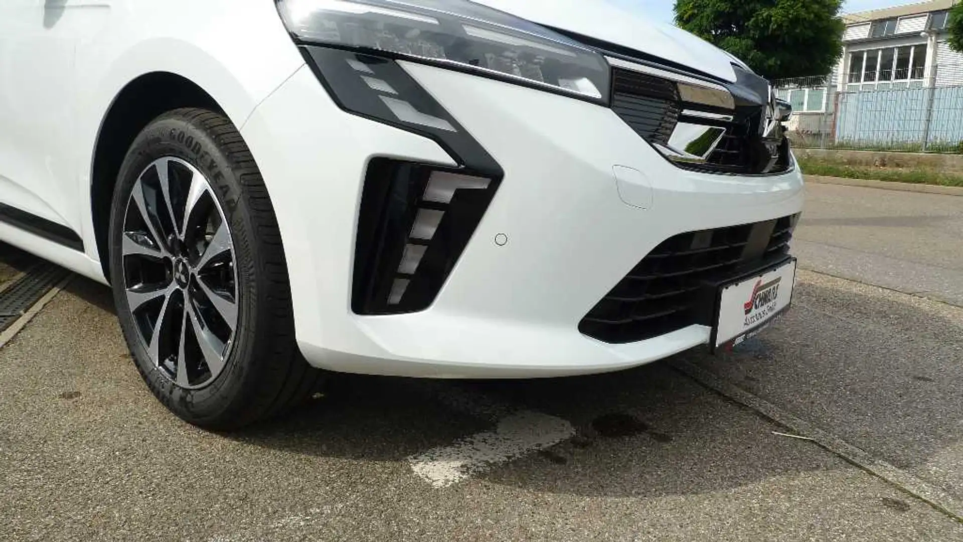 Mitsubishi Colt PLUS 1.0 T-Benziner 6-Gang Modell 2026 Weiß - 2