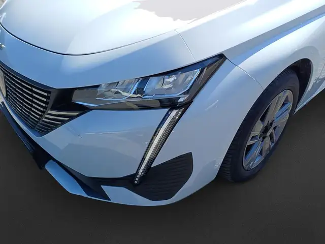 Peugeot 308 view 9