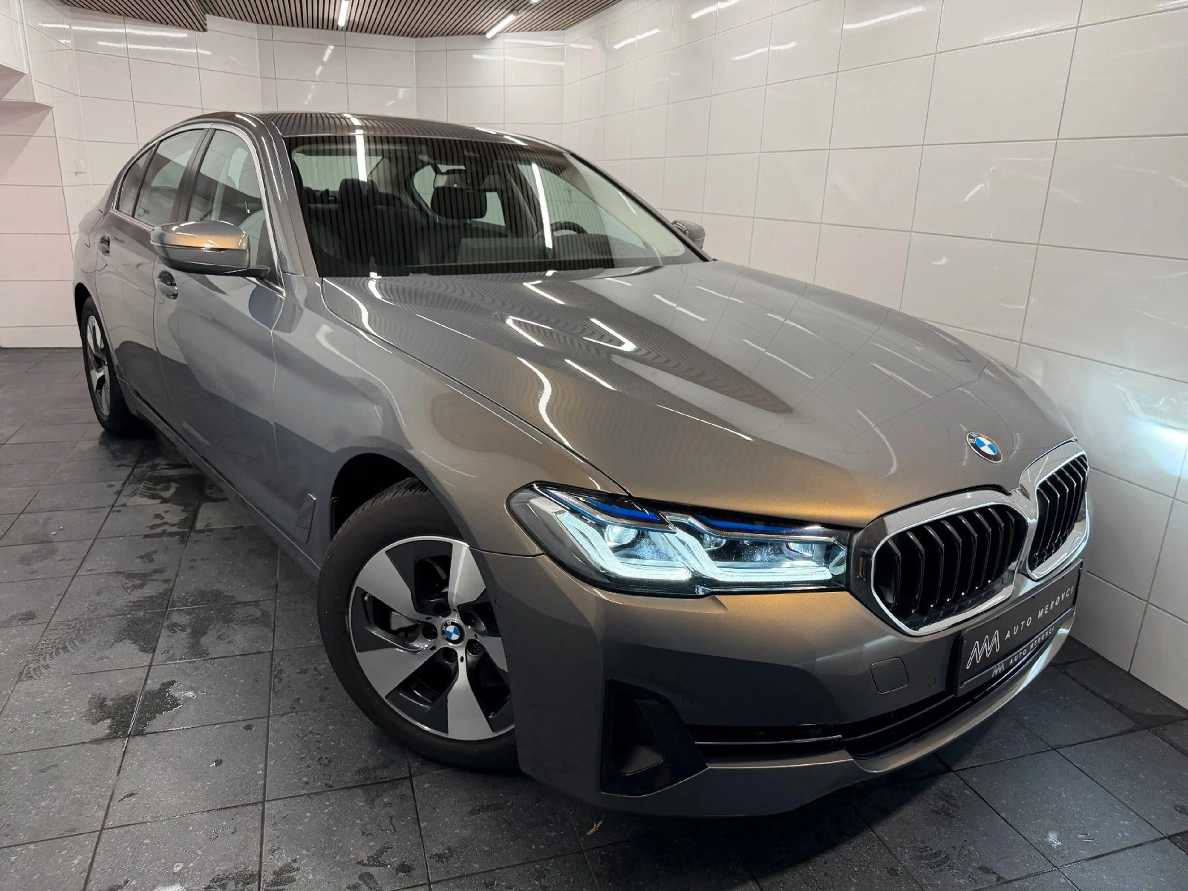 BMW 520 i/Laser/Vollleder/HeadUp/V-Cockpit Pro/Cam — photo 3