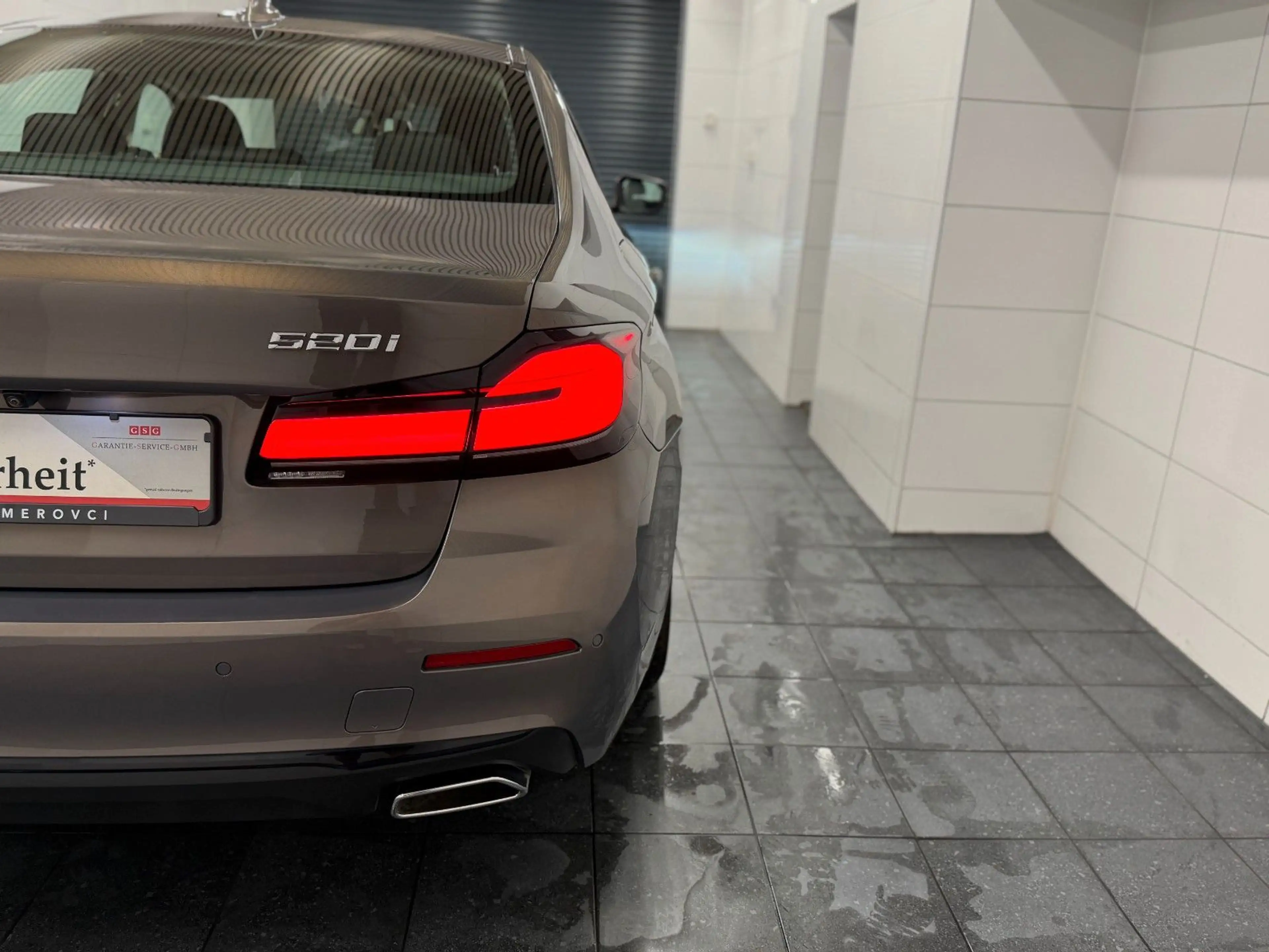 BMW 520 i/Laser/Vollleder/HeadUp/V-Cockpit Pro/Cam — photo 9