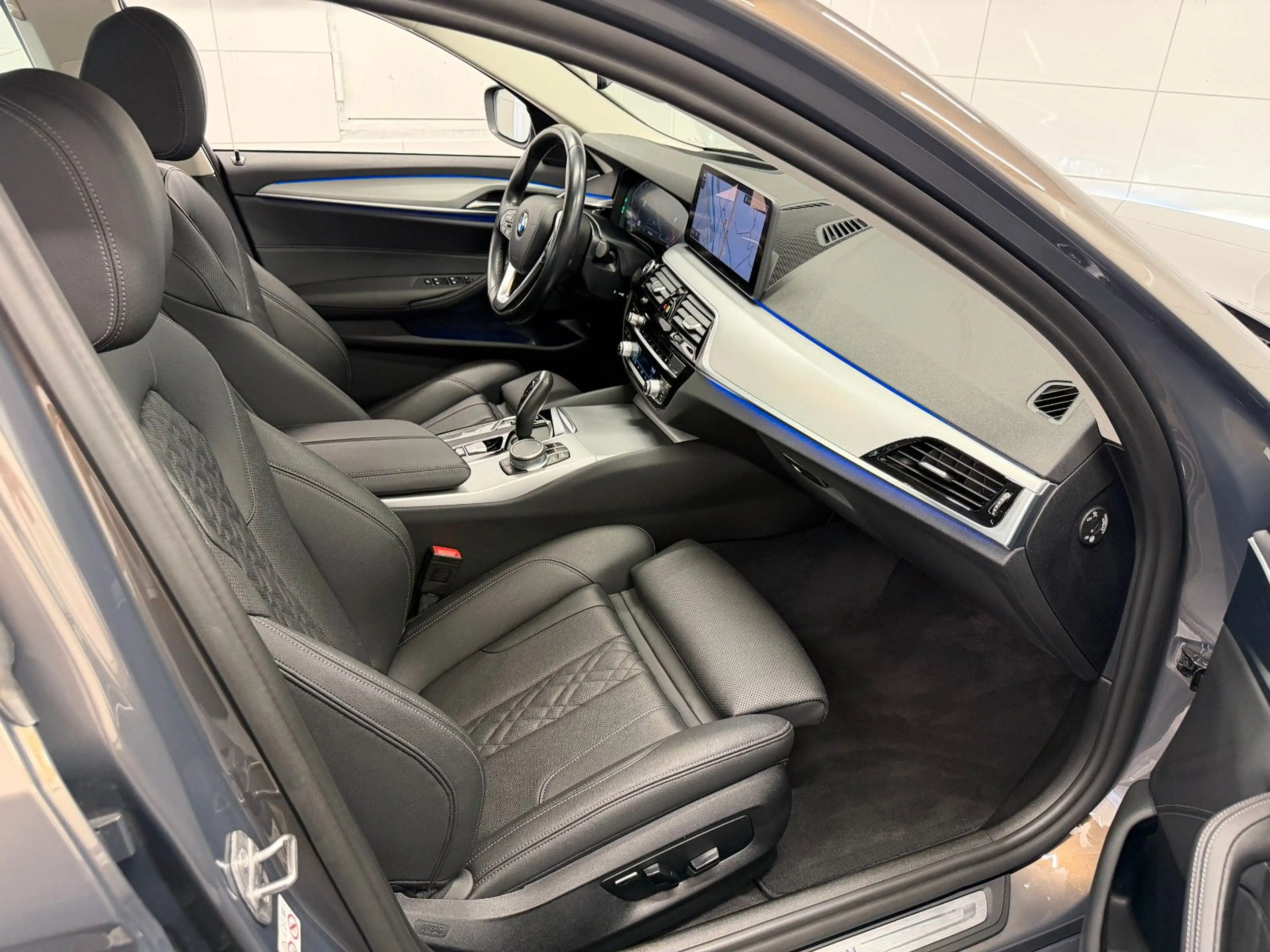 BMW 520 i/Laser/Vollleder/HeadUp/V-Cockpit Pro/Cam — photo 14