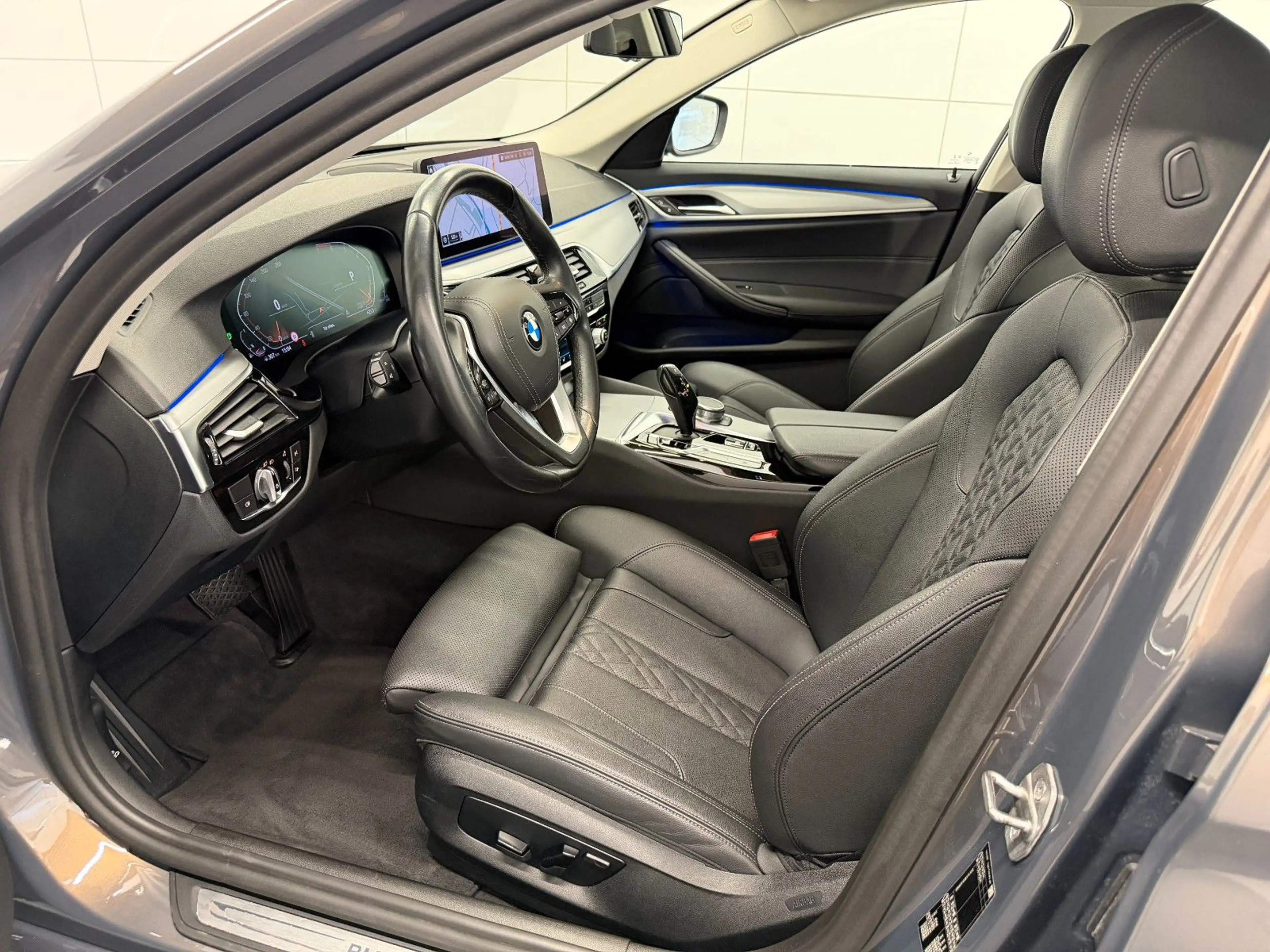 BMW 520 i/Laser/Vollleder/HeadUp/V-Cockpit Pro/Cam — photo 12