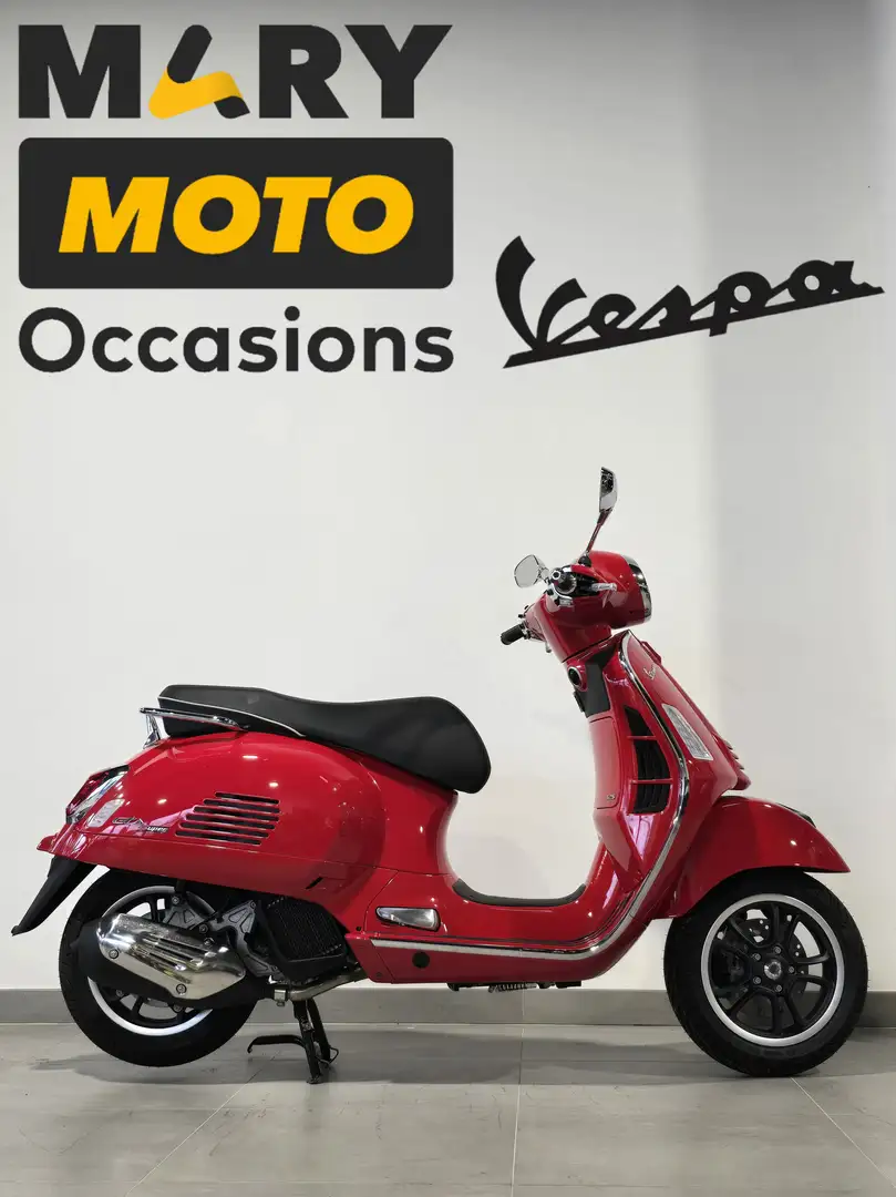Vespa 125 Super Red - 1