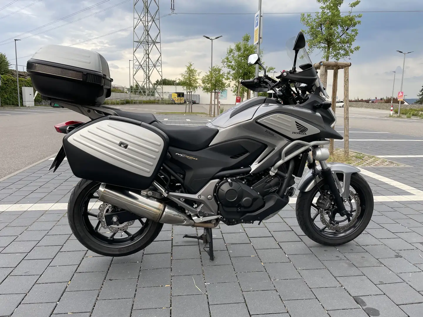 Honda NC 750 Adventure TÜV neu Service neu Viel Zubehör Silber - 1