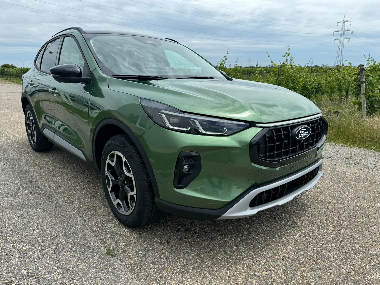 Ford Kuga 2.5 Duratec FHEV Active X Automatik LAGERBONUS Grün - 1