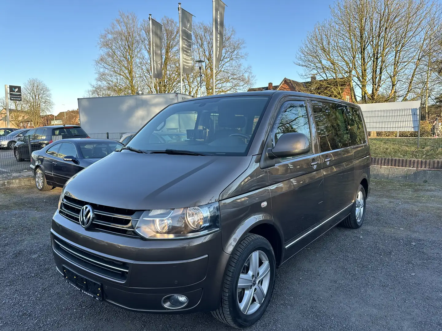 Volkswagen T5 Multivan 2.0 TDI DSG Multivan Highline*MultiMedia*AHK* Braun - 1