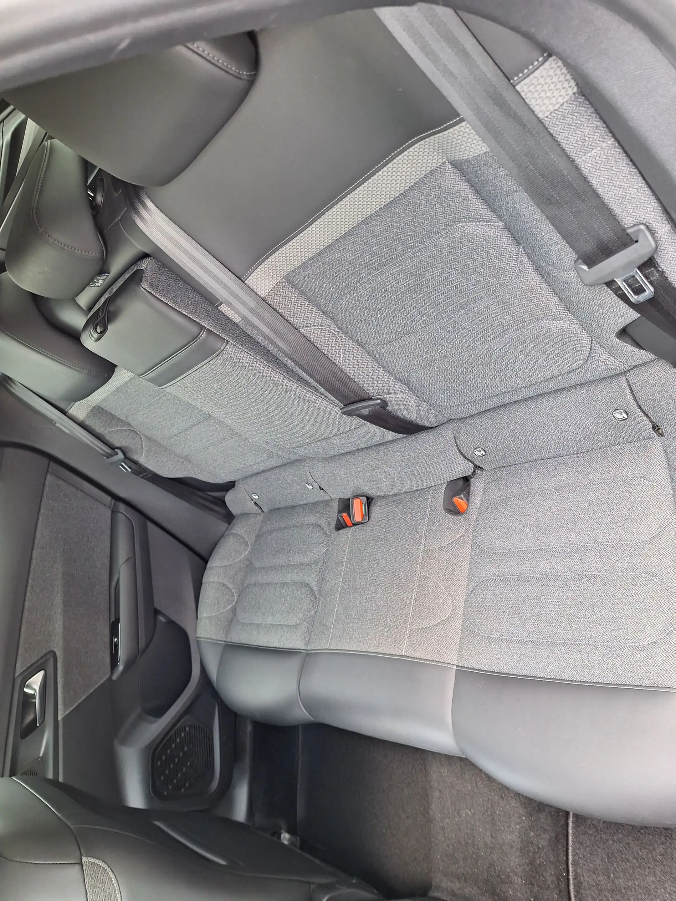 Citroen C5 X C5 X Feel Pack Hybrid 225 PS*inkl. Winterräder* — photo 10