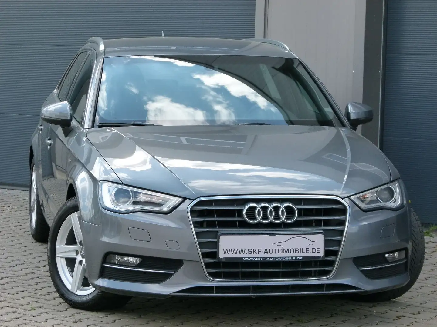 Audi A3 Sportback S-line Sportpaket Bi-Xenon PDC Navi Gris - 2