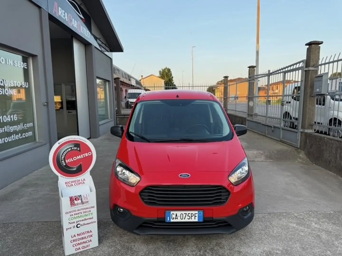 Ford Transit Courier 1.5 TDCi 100CV*DOPPIA PORTA LATERALE*FULL OPTIONAL Rouge - 2