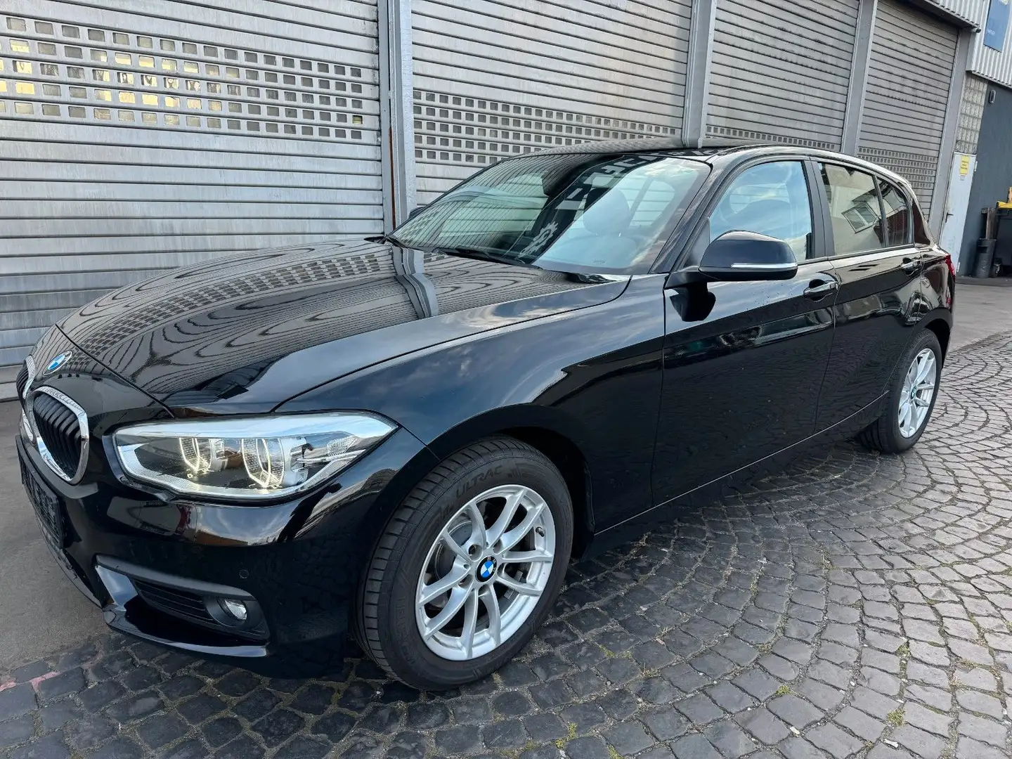 BMW 118 Baureihe 1 Lim. 5-trg. 118i Advantage LED Noir - 1