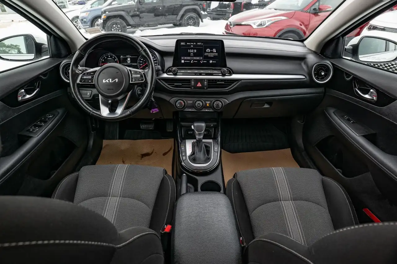Kia Forte снимка Kia Forte