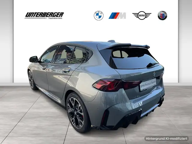 BMW 1 Series view 4