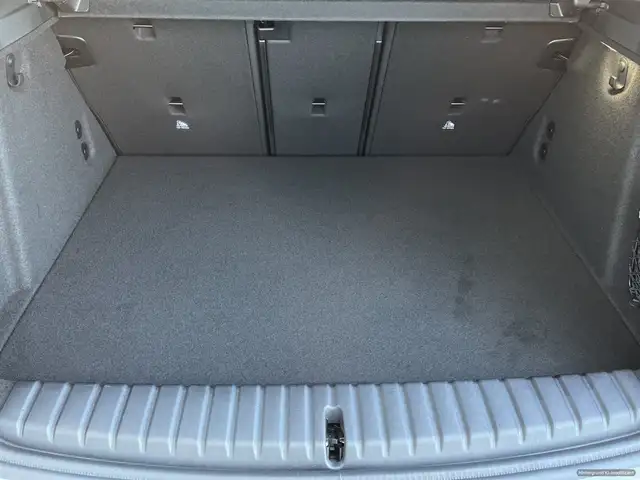 BMW 1 Series view 12