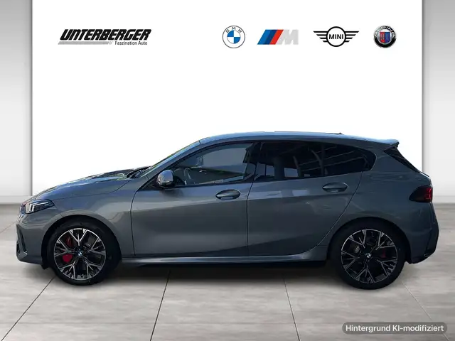 BMW 1 Series view 3