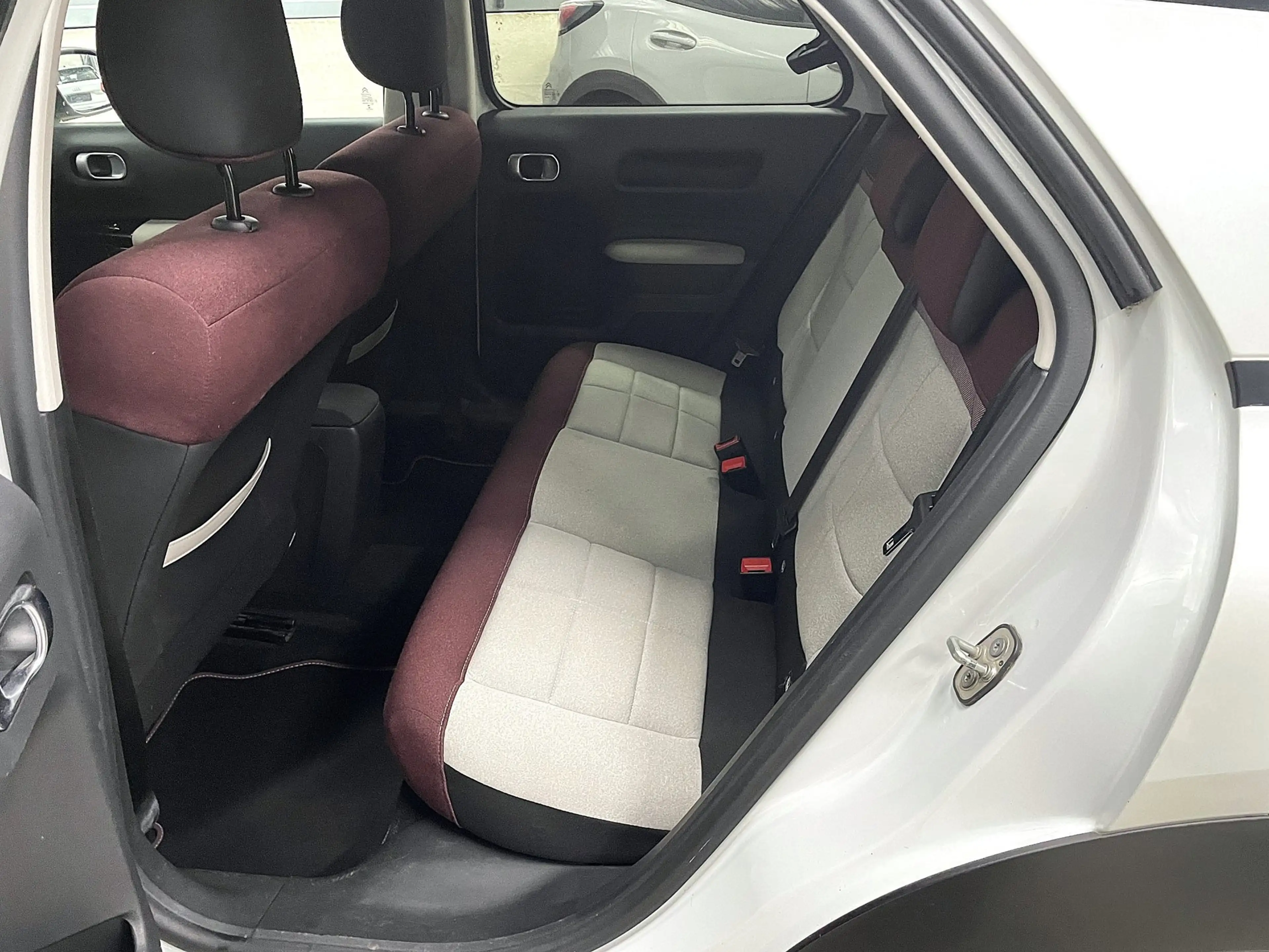 Citroen C4 Cactus 1.2 PureTech Shine 2e eigenaar trekhaak carplay — photo 8