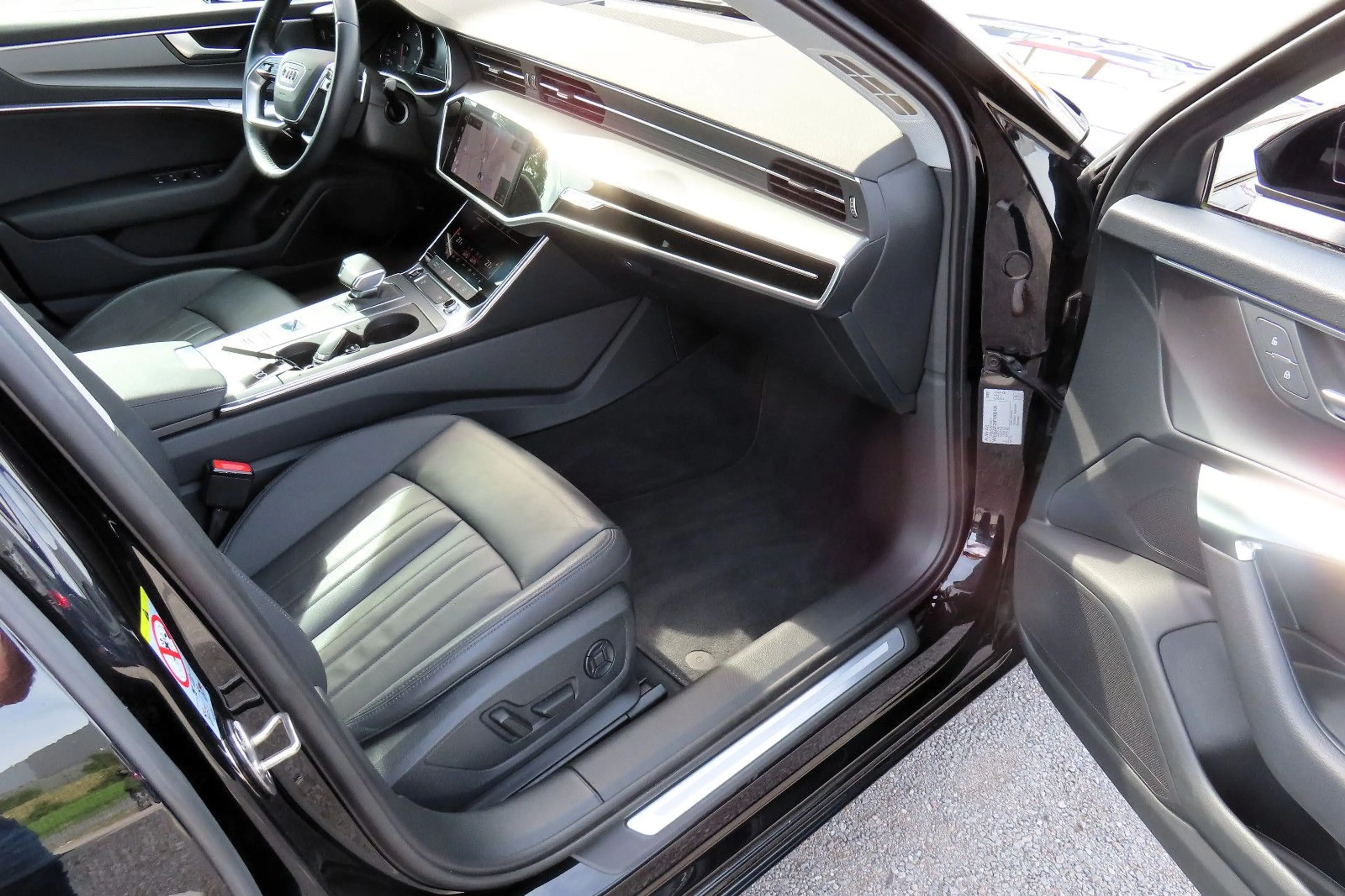 Audi A6 40 TDI Aut quattro Leder Standheizung HeadUp — photo 15