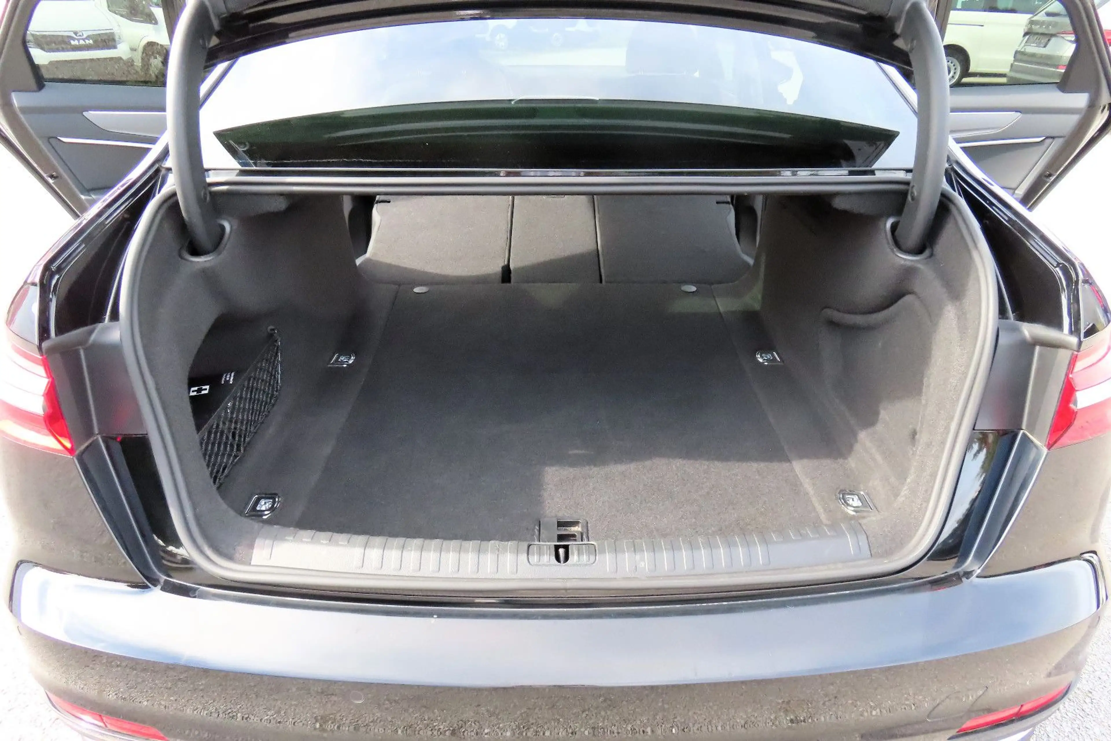 Audi A6 40 TDI Aut quattro Leder Standheizung HeadUp — photo 8
