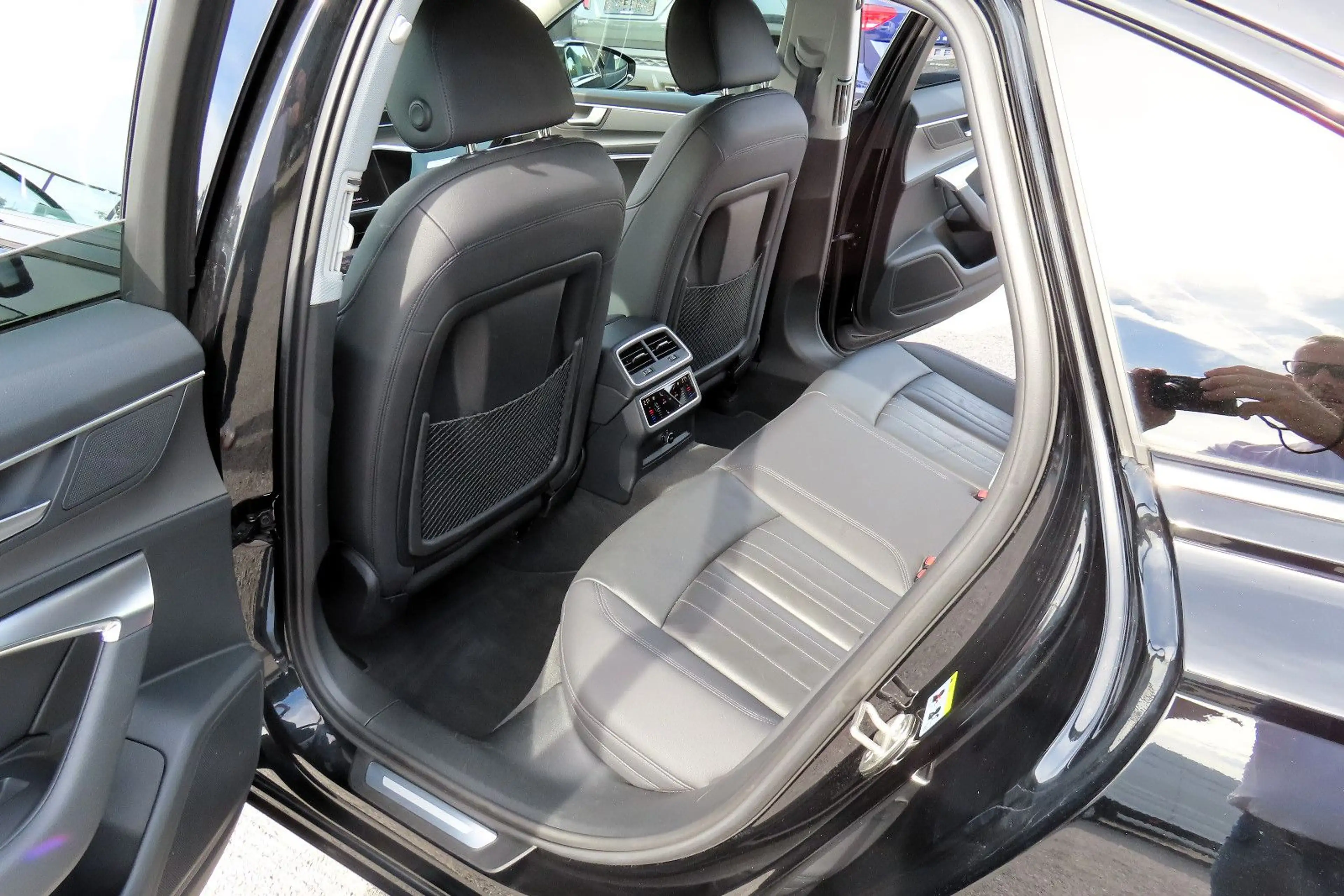 Audi A6 40 TDI Aut quattro Leder Standheizung HeadUp — photo 9
