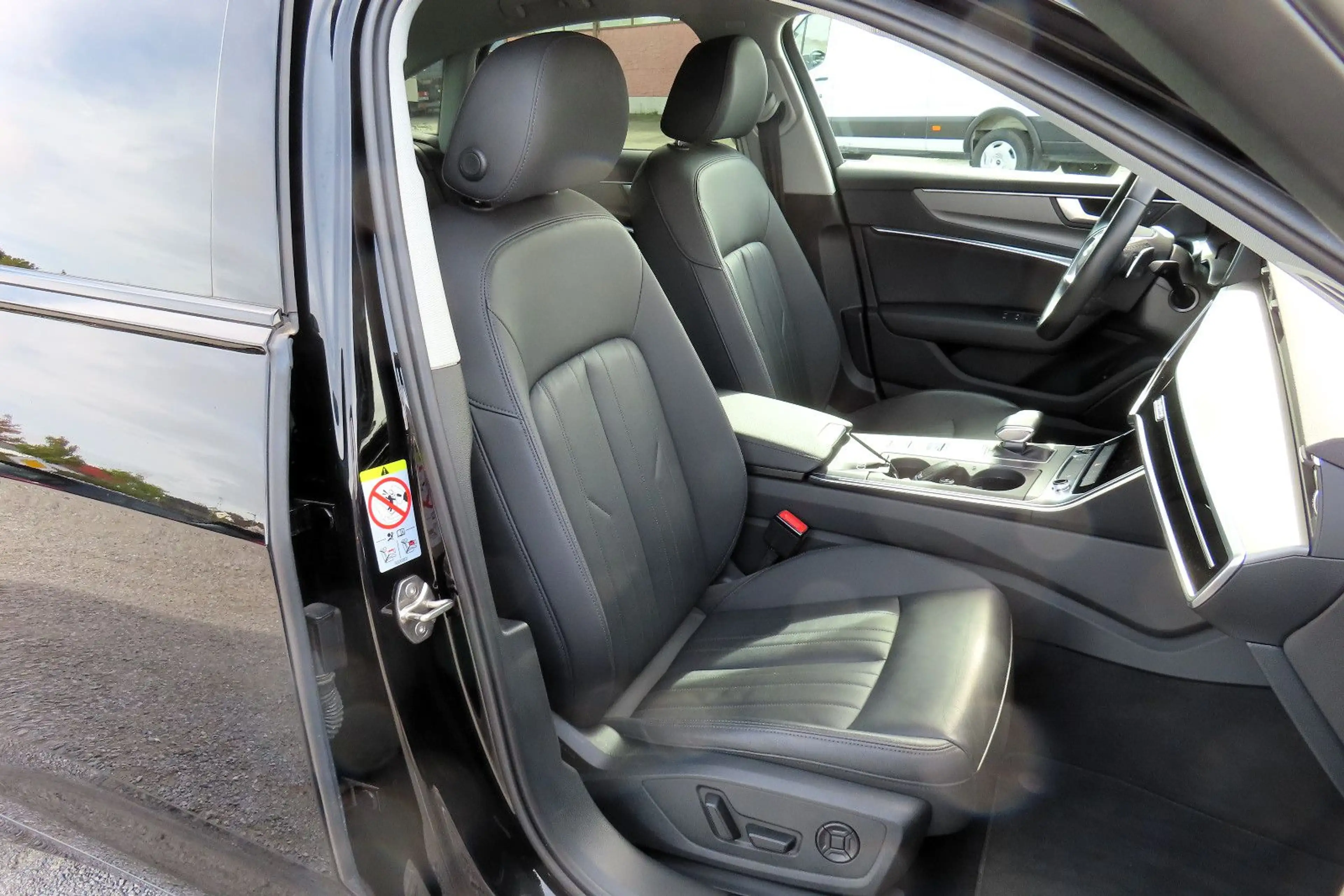 Audi A6 40 TDI Aut quattro Leder Standheizung HeadUp — photo 14