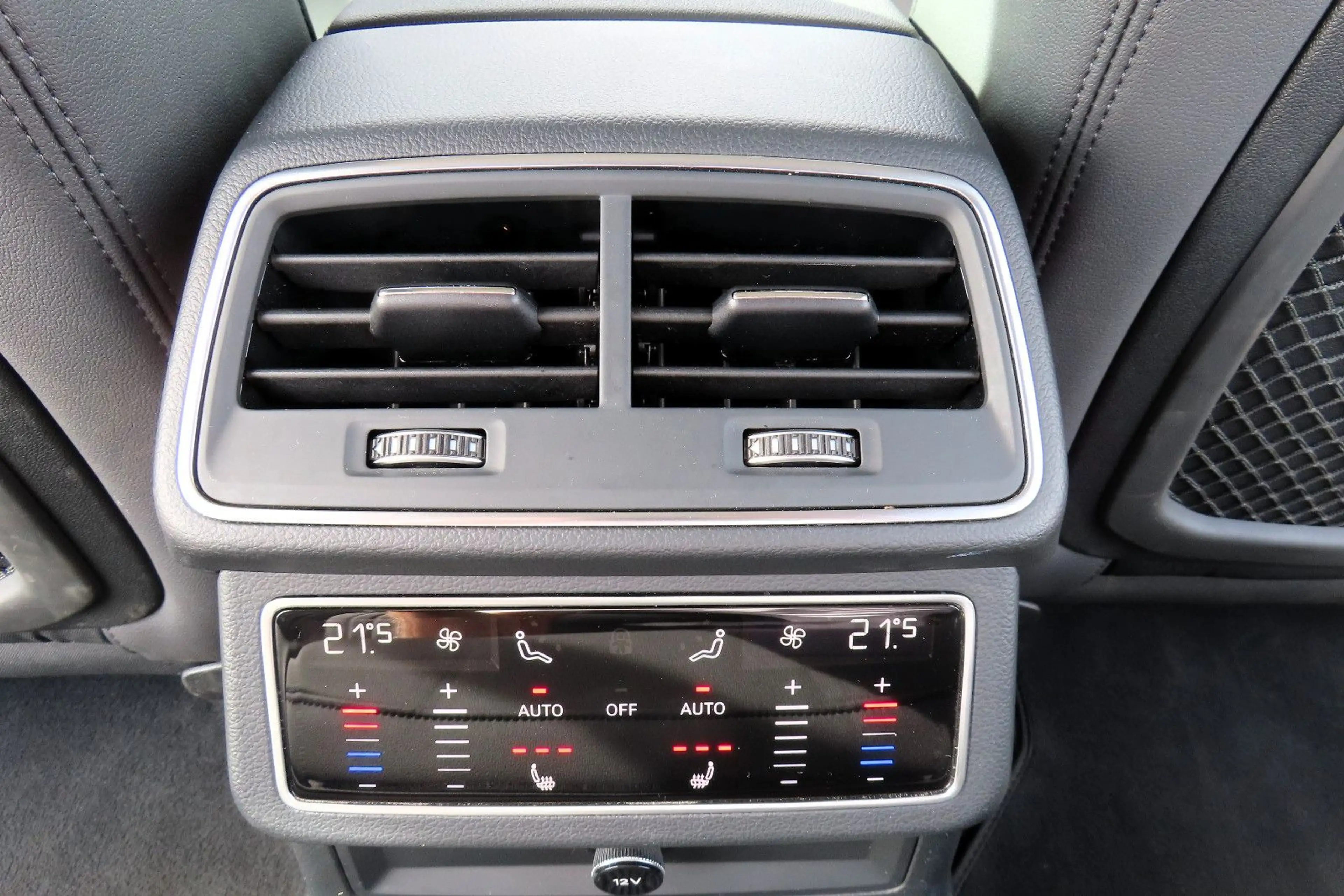 Audi A6 40 TDI Aut quattro Leder Standheizung HeadUp — photo 13