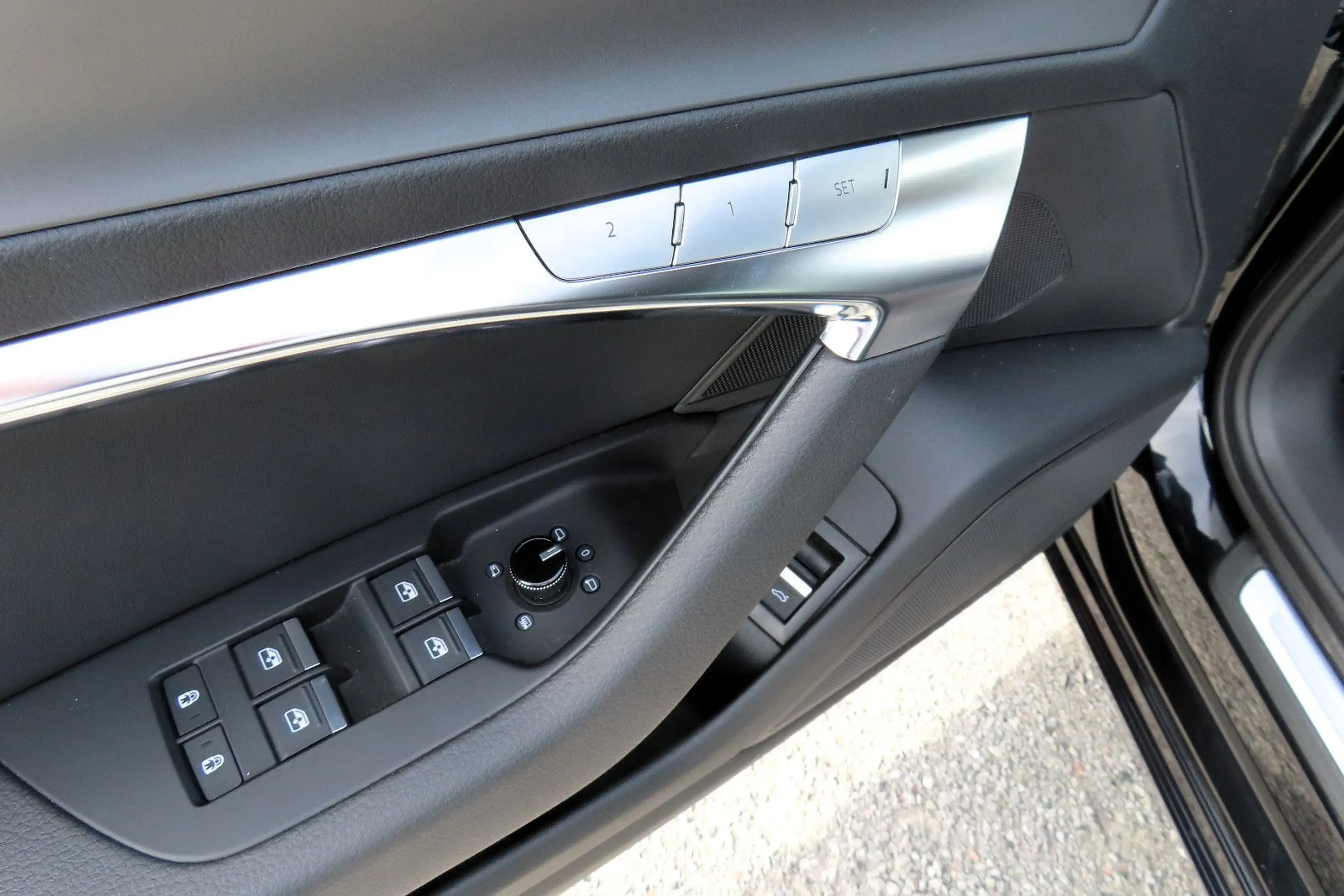 Audi A6 40 TDI Aut quattro Leder Standheizung HeadUp — photo 19