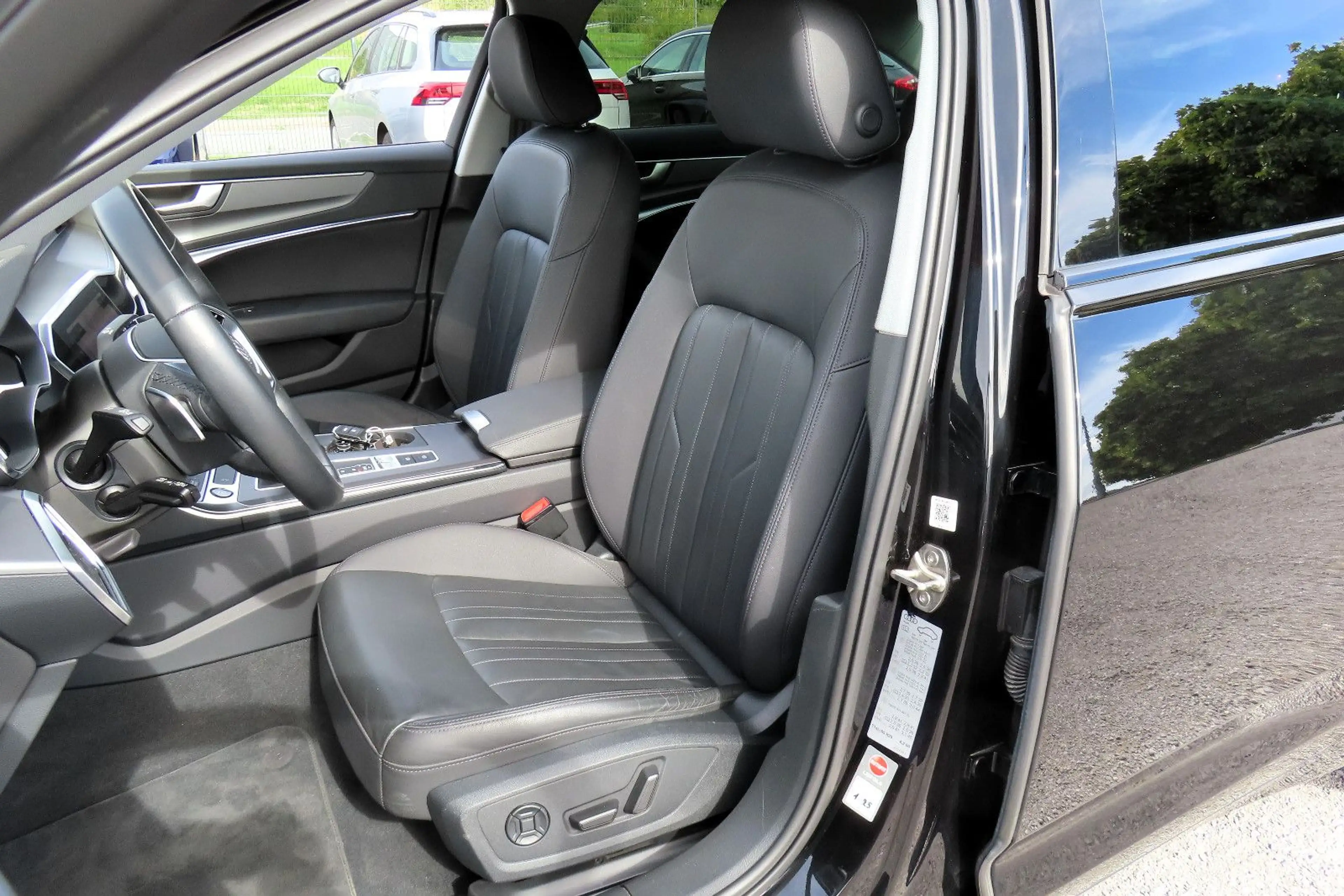 Audi A6 40 TDI Aut quattro Leder Standheizung HeadUp — photo 17