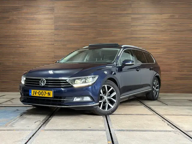 Volkswagen Passat Variant 2.0 TDI Connected Series Plus | Pano | Adaptive Cr
